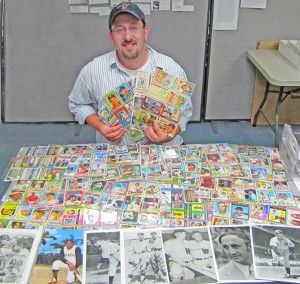 DanSignedCards Dan with Autographed Baseball Cards