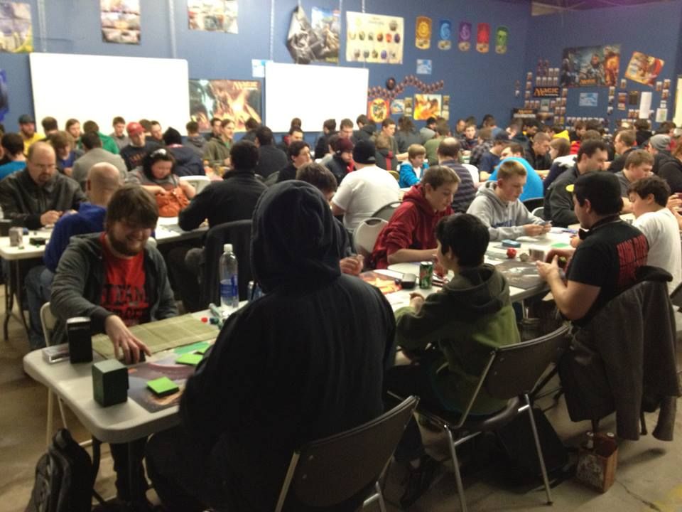 FNM16Crowd